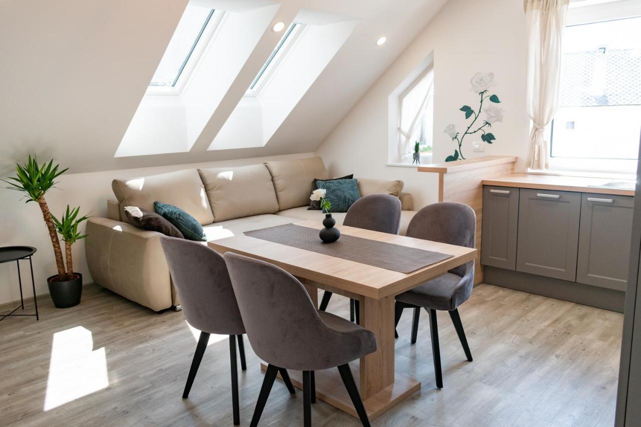 Prima Countryside Apartments Zirovnica Екстериор снимка