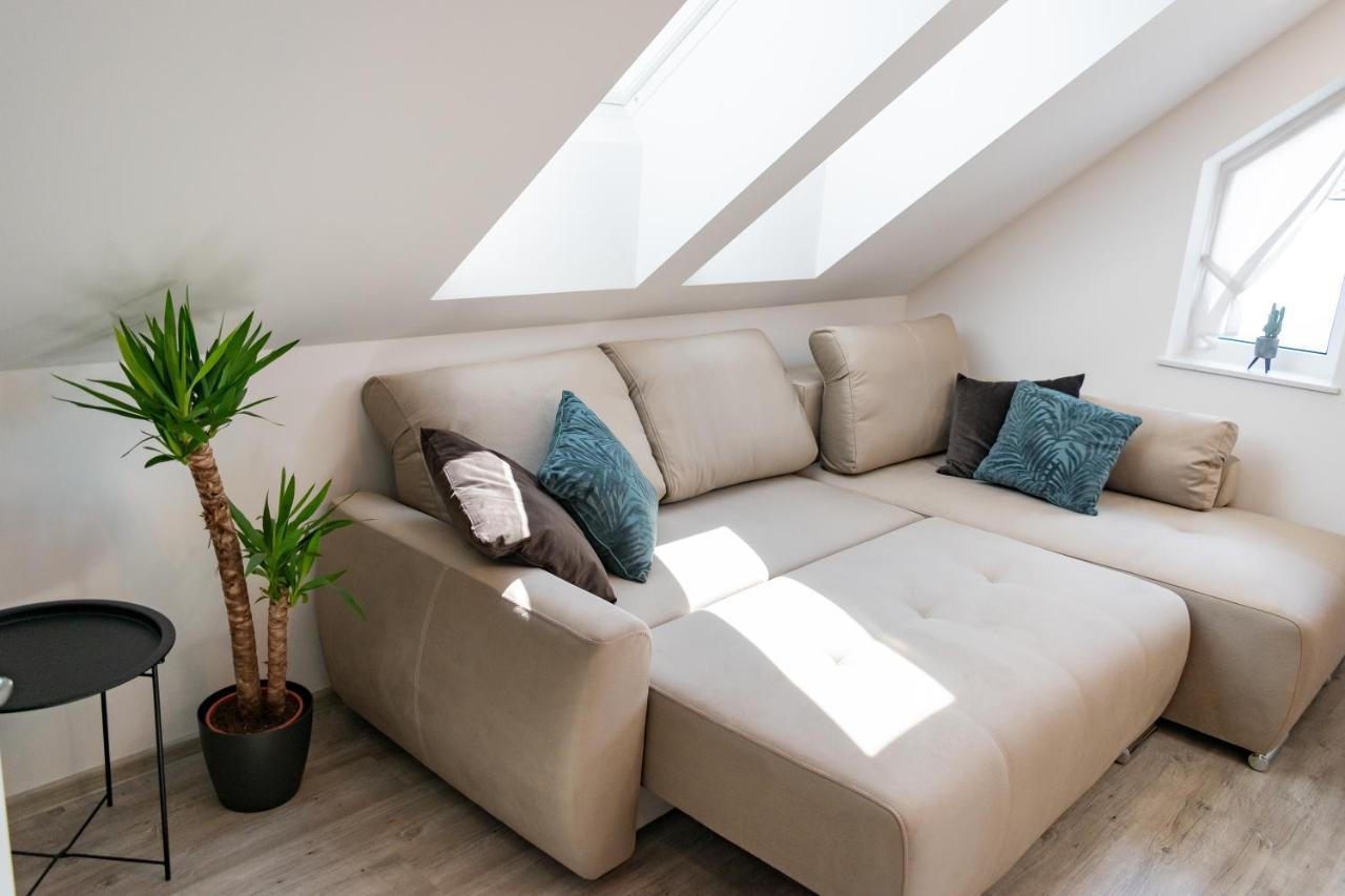Prima Countryside Apartments Zirovnica Екстериор снимка