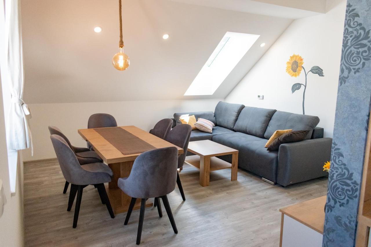 Prima Countryside Apartments Zirovnica Екстериор снимка
