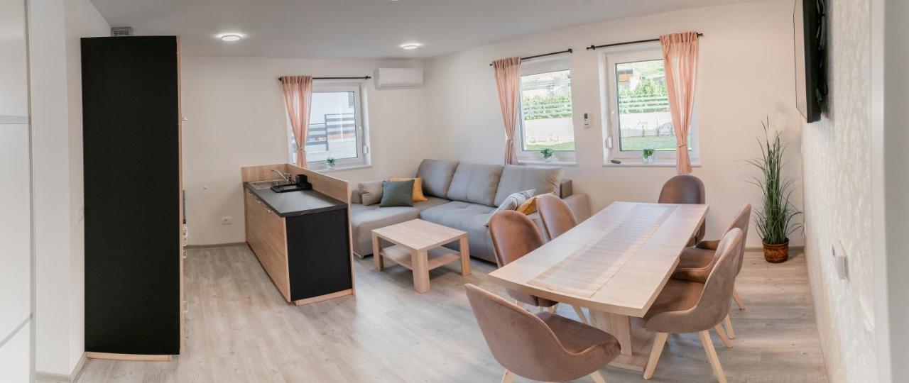 Prima Countryside Apartments Zirovnica Екстериор снимка