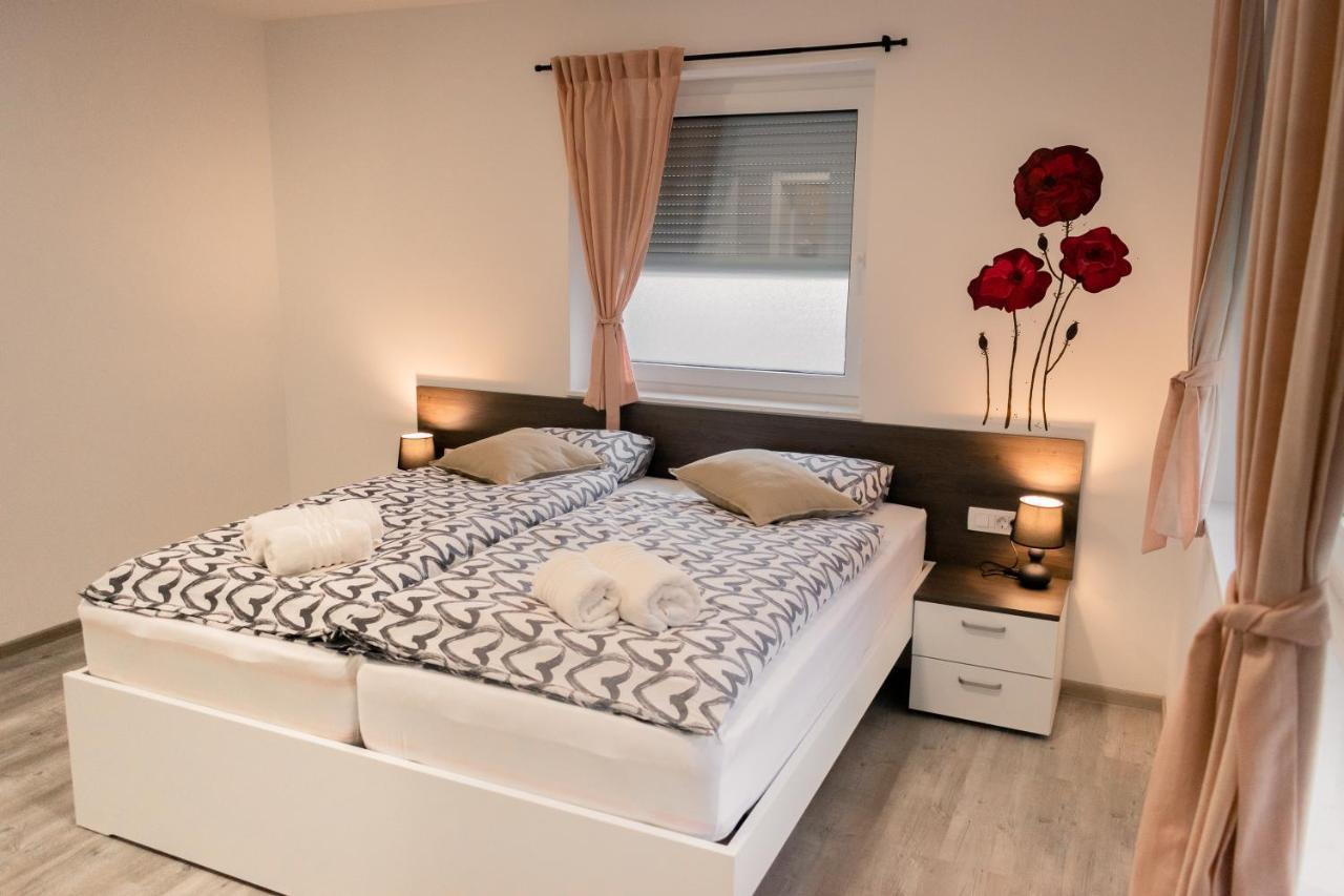 Prima Countryside Apartments Zirovnica Екстериор снимка