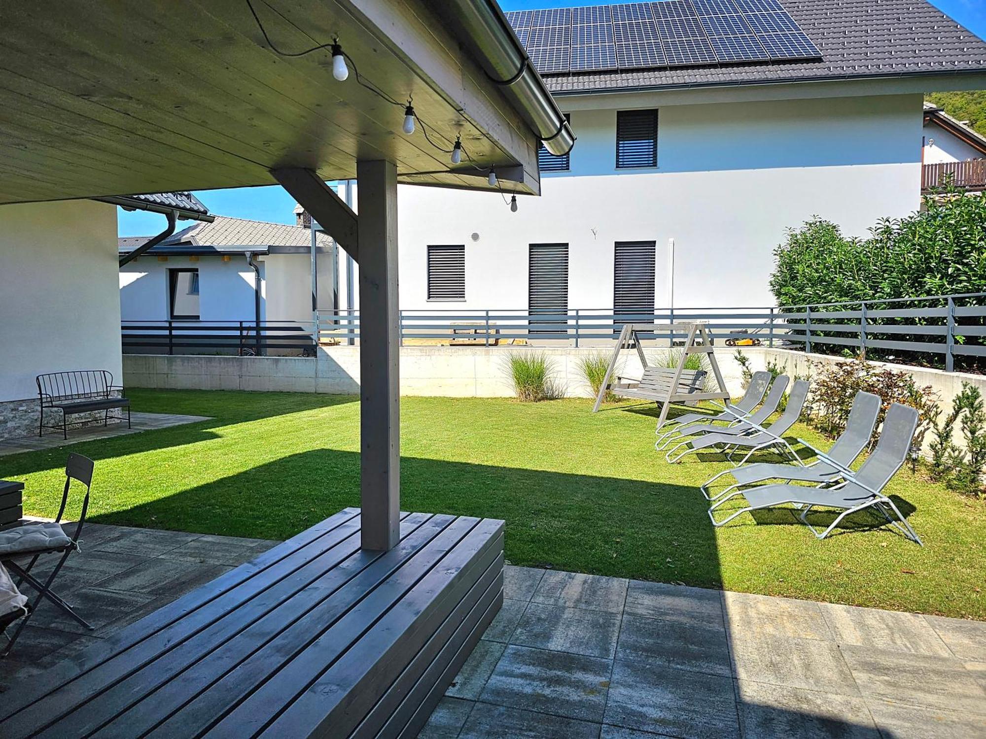 Prima Countryside Apartments Zirovnica Екстериор снимка